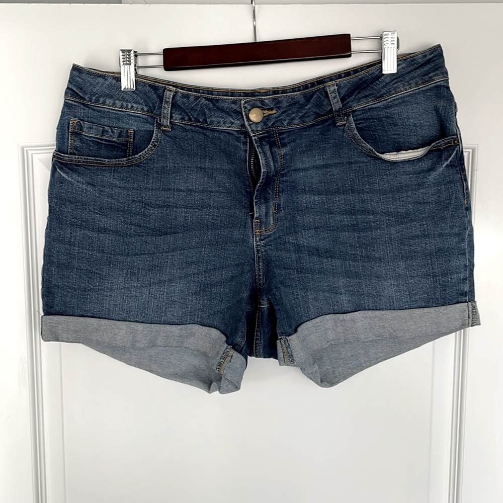 Ladies Denim Shorts size 16